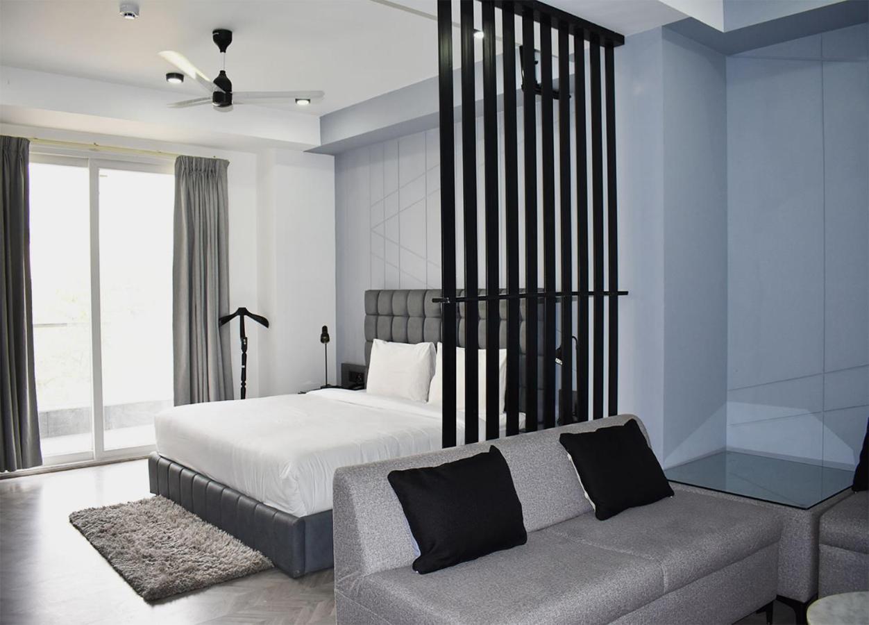Bedchambers Serviced Apartments - Cyber City Ґурґаон Екстер'єр фото