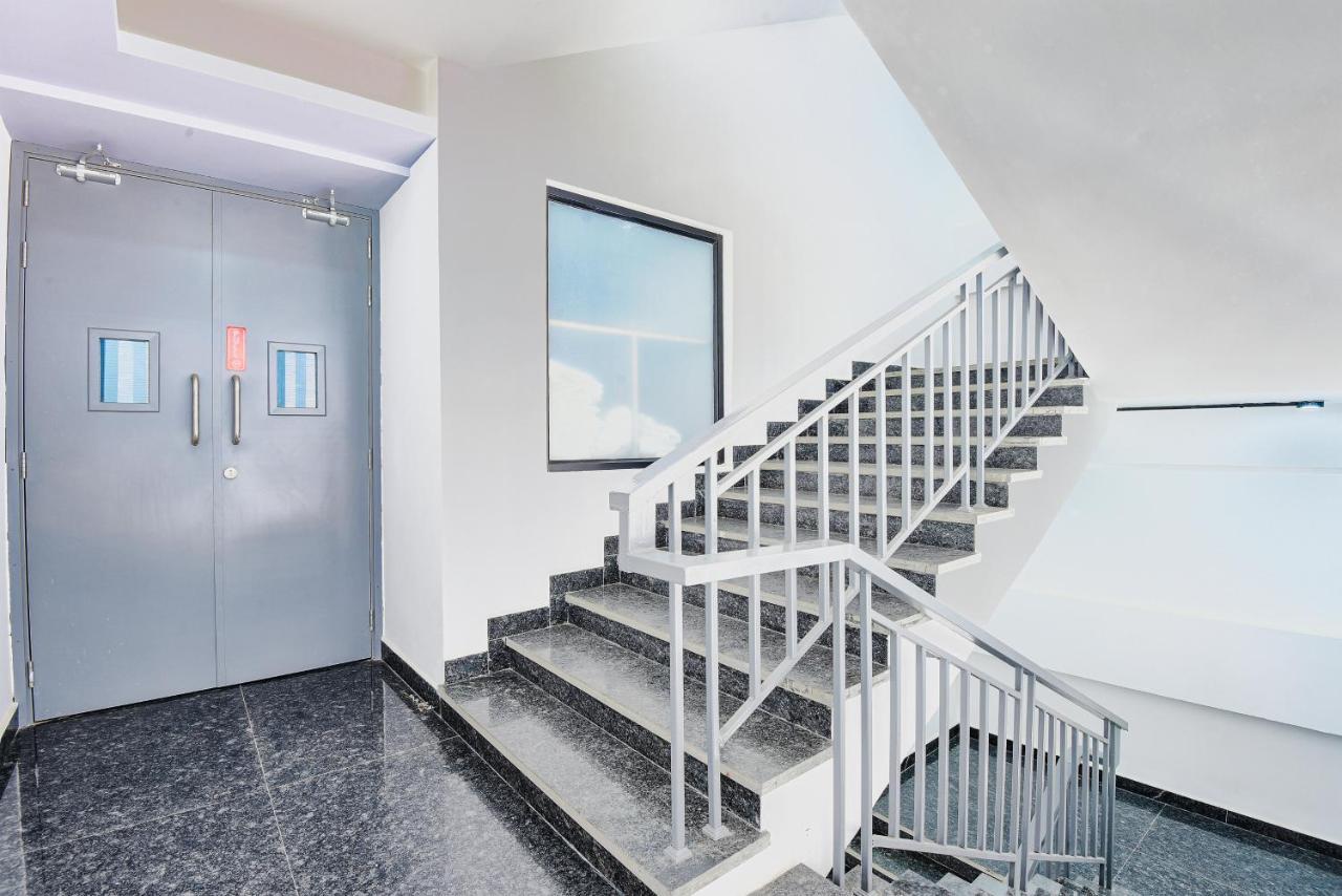 Bedchambers Serviced Apartments - Cyber City Ґурґаон Екстер'єр фото
