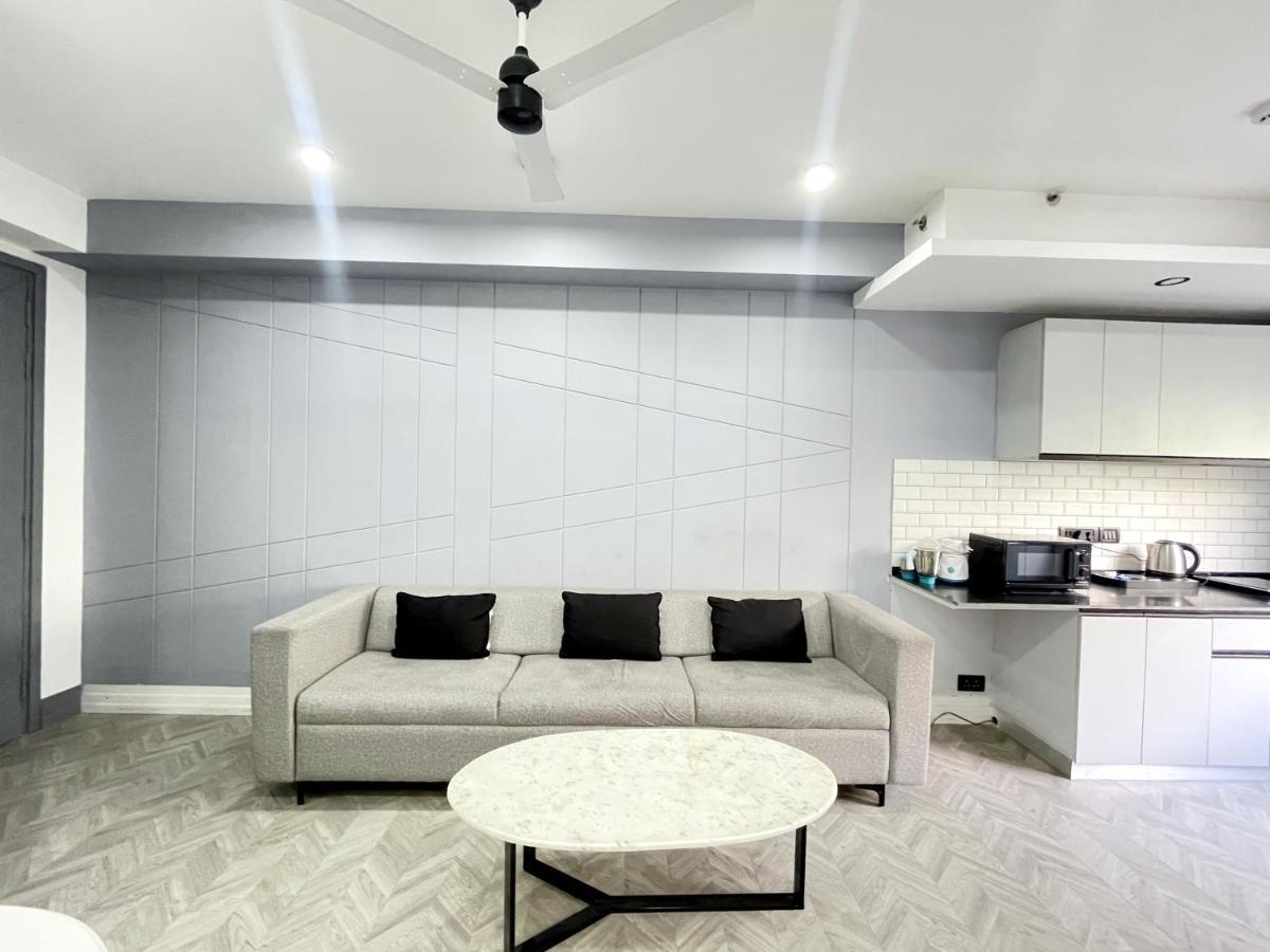 Bedchambers Serviced Apartments - Cyber City Ґурґаон Екстер'єр фото